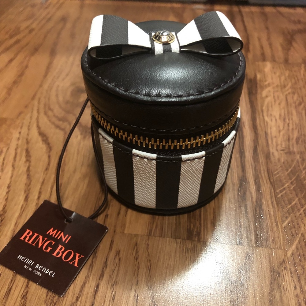Henri Bendel Mini Ring Box
